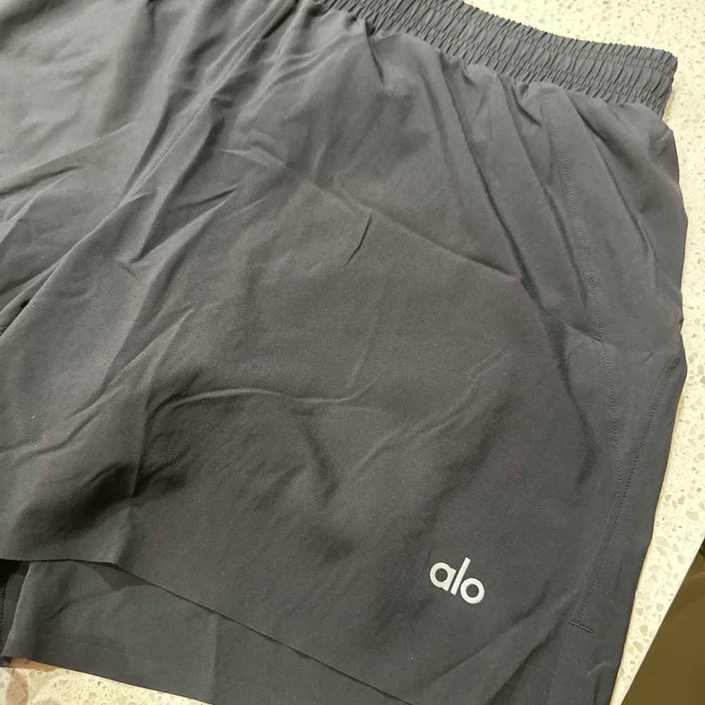 ALO Yoga Men's Charcoal Athletic Shorts